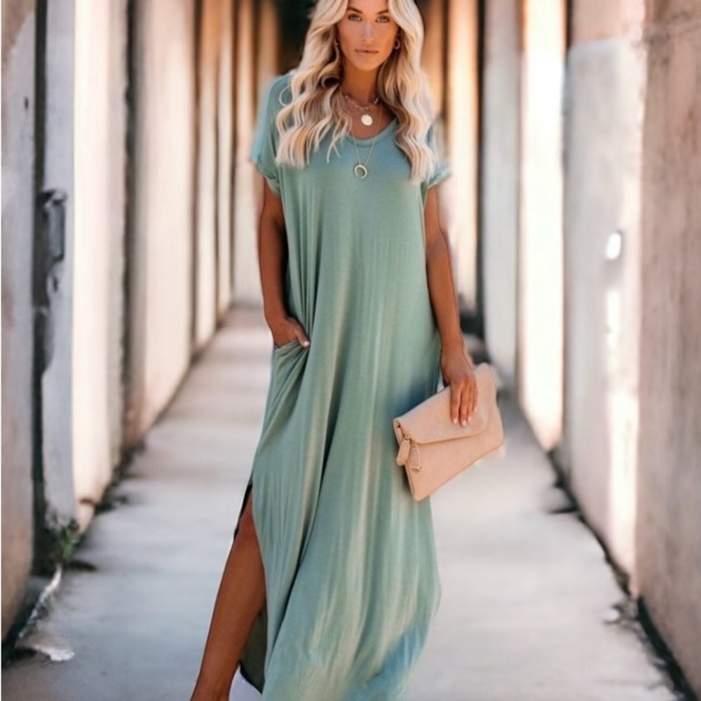 Grass Green Solid Color Hidden Pocket V-Neck Slit Maxi Dress